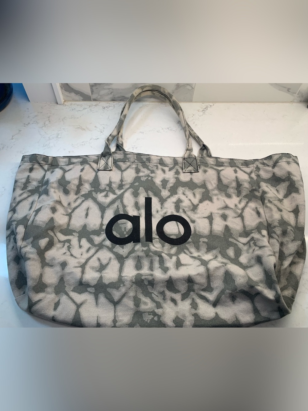 ALO Yoga Gray Tie-Dye Canvas Beach Large Bag Tote - Picture 8 of 8
